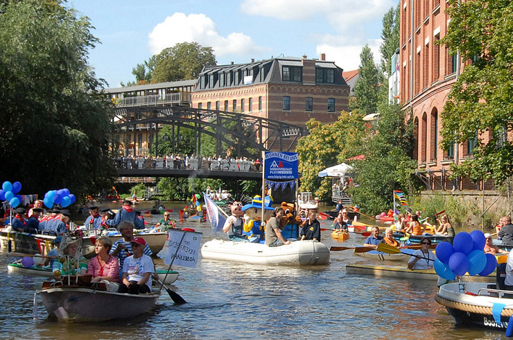Bootsparade auf dem Kanal