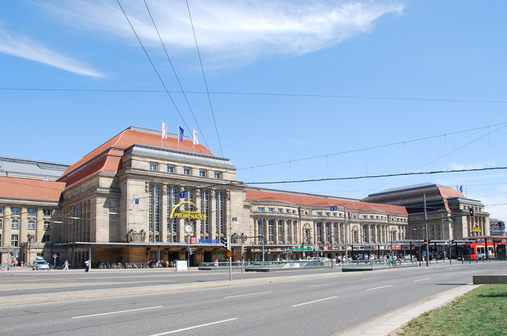 Blick auf den Willy-Brandt-Platz mit den Promenaden am Hauptbahnhof
