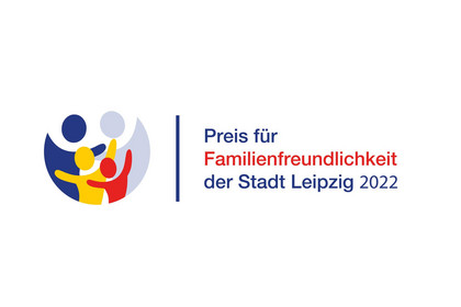 Logo Familienfreundlichkeitspreis. Es sind eine stilisierte Personengruppe und der Schriftzug Preis für Familienfreundlichkeit der Stadt Leipzig 2022.