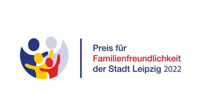 Logo Familienfreundlichkeitspreis. Es sind eine stilisierte Personengruppe und der Schriftzug Preis für Familienfreundlichkeit der Stadt Leipzig 2022.