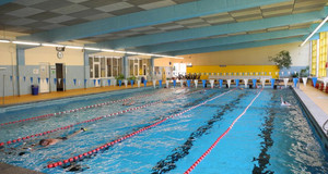 Schwimmbecken der Schwimmhalle West