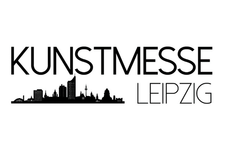 Logo schwarze Skyline Leipzigs und Schriftzug Kunstmesse Leipzig auf weißem Grund