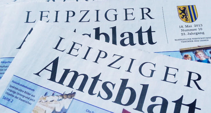 verschiedene Ausgaben des Leipziger Amtsblattes auf einem Stapel