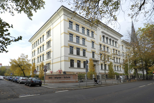 Erich-Zeigner-Schule, sanierte Fassade