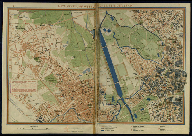 Doppelseite mit farbiger Karte vom mittleren Teil Leipzigs