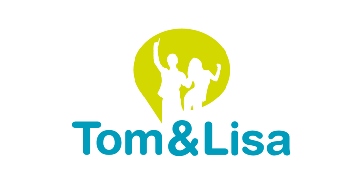 zwei Figuren tanzend vor grünem Hintergrund, darunter die Namen Tom und Lisa