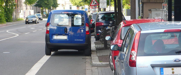 2 blockierte behinderten Parkplätze : r/Falschparker