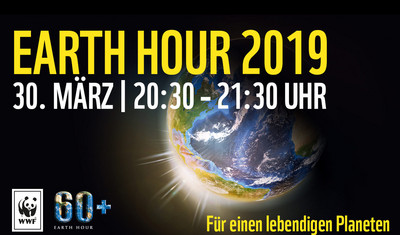Aufruf zur Earth Hour 2019 mit einem Bild der Erdkugel aus dem Weltraum und der Schrift: Earth Hour 2019 30. März 20:30-21:30 Uhr Für einen lebendigen Planeten.