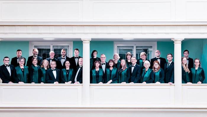 Chormitglieder des Leipziger Synagogalchors in Festgarderobe.