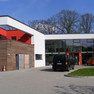 Modernes Gebäude des Bootshauses der Wassersportanlage Pistorisstraße.