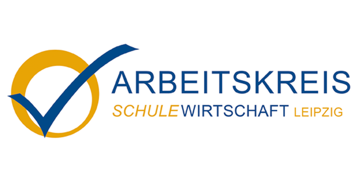 Logo mit einem gelben Kreis mit blauem Häkchen darin und dem Schriftzug "Arbeitskreis SCHULEWIRTSCHAFT Leipzig"