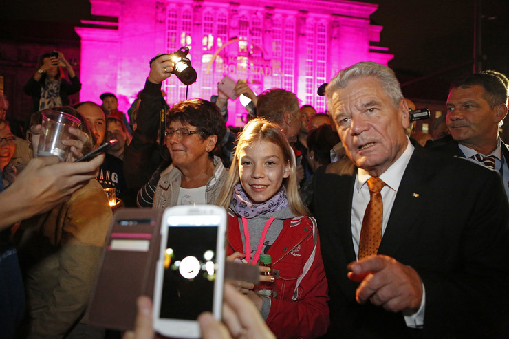 Bundespräsident Joachim Gauck unter den Besuchern des Lichtfestes