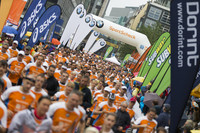 Viele Läufer beim SportScheck Stadtlauf in der Leipziger Innenstadt