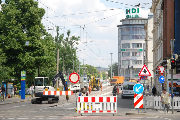 Absperrungen am Listplatz wegen Bauarbeiten auf der Eisenbahnstraße in Leipzig