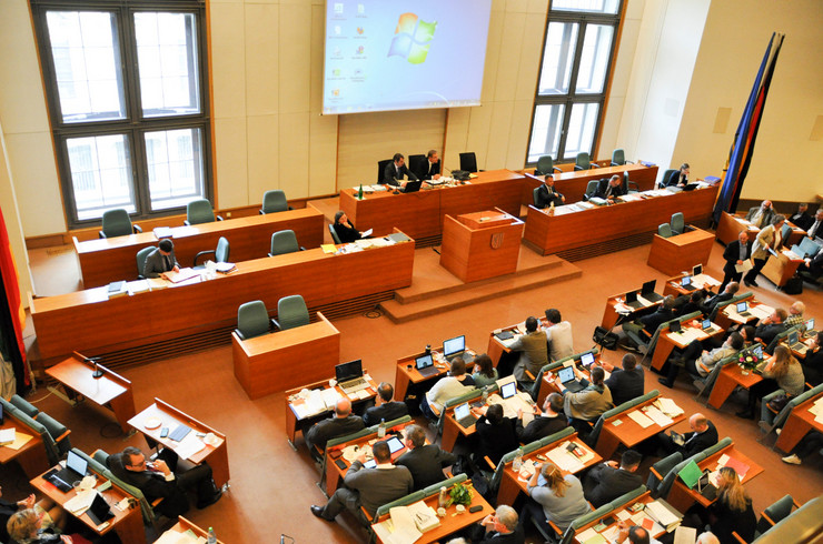 Ratsversammlung im Sitzungssaal des Stadtrates