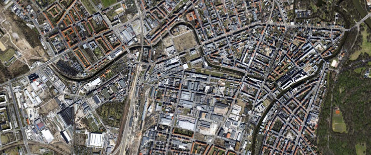 Das Fördergebiet Leipziger Westen mit vielen Straßen und Gebäuden aus der Vogelperspektive mit dem Karl-Heine-Kanal