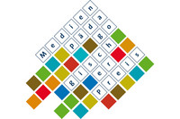 Logo zum Medienpädagogischen Preis 2019. Alle Buchstaben des Wortes "Medienpädagogischer Preis" stehen in einzelnen Quadraten, dazwischen sind bunte Quadrate angeordnet.