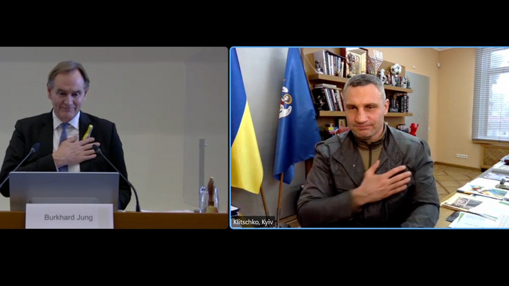 Videoschalte mit Oberbürgermeister Jung auf der linken und Vitali Klitschko auf der rechten Seite