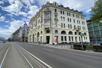 Blick auf den Besuchereingang des Bürgeramtes Otto-Schill-Straße