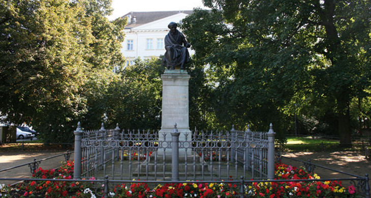 Promenadenring Hahnemann Denkmal