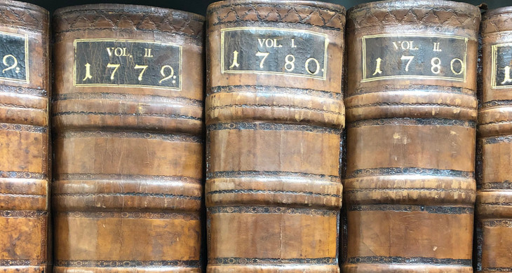 Buchrücken von vier Ratsbüchern um 1700
