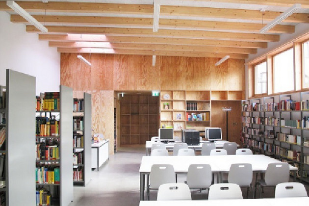 Blick in die neue Schulbibliothek des Friedrich-Schiller-Gymnasiums