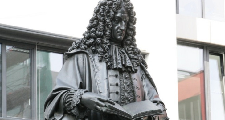 Leibniz-Denkmal im Leibnizforum