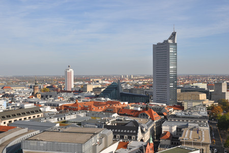 Blick vom Turm des Neuen Rathauses auf Cityhochhaus und Wintergartenhochhaus