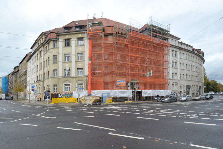 Gebäude in der Zschocherschen Straße mit Sicherungsmaßnahmen