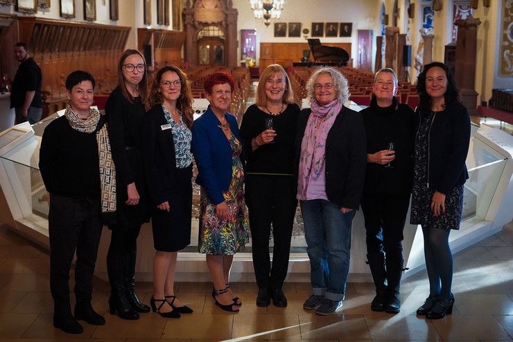 Foto mit allen Jury-Mitgliedern und der Preisträgerin