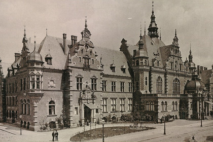 Historische Fotoaufnahme des Deutschen Buchhändlerhauses aus dem Jahr 1892.