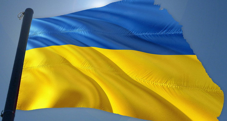Zu sehen ist die Flagge der Ukraine.