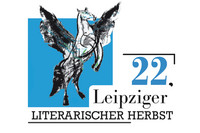 Kohlezeichnung eines Pegasus, ein Pferd mit Flügeln, auf blauem Untergrund. Darunter der Schriftzug "22. Leipziger Literarischer Herbst"