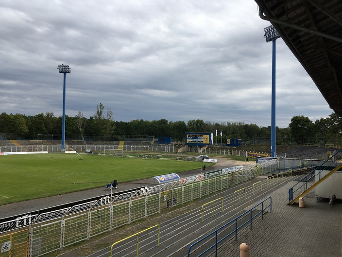 Innenraum des Bruno-Plache-Fußball-Stadions