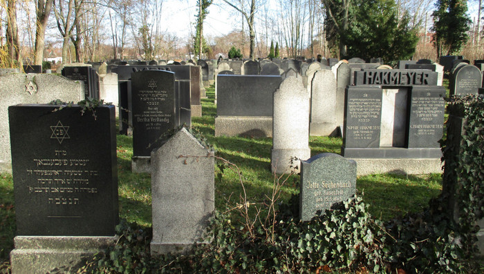 Grabsteine auf dem Neuen jüdischen Friedhof