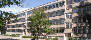 Gebäudeansicht Grundschule - Astrid-Lindgren-Schule