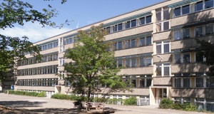 Gebäudeansicht Grundschule - Astrid-Lindgren-Schule
