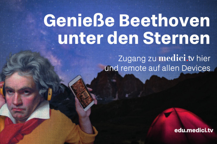 Beethoven mit Kopfhörern vor einem Sternenhimmel