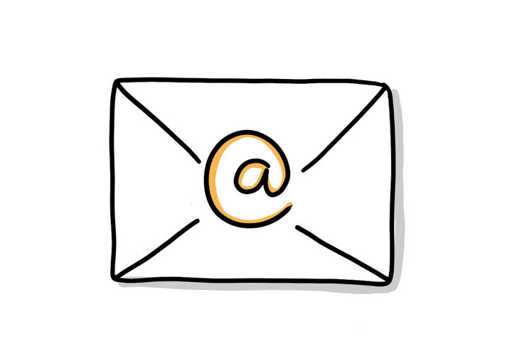 Ein Briefumschlag mit dem at-Zeichten für E-Mails in der Mitte