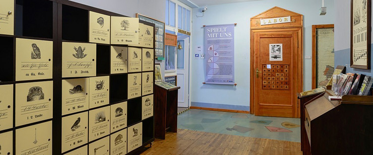 Eingangsbereich der Ausstellungen des Leipziger Schulmuseums
