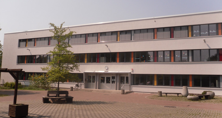 Gebäudeansicht Grundschule - Hans-Christian-Andersen-Schule