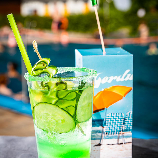 grüner Cocktail mit Gurke