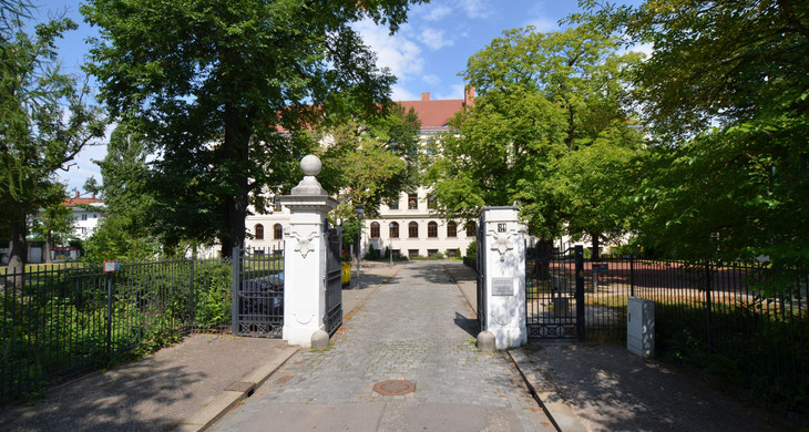 Gebäudeansicht Gymnasium - Robert-Schumann-Schule