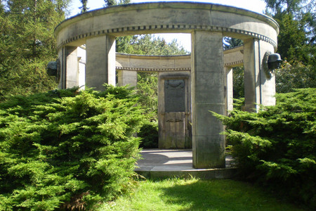 Kriegsgräberstätte in der XX. Abteilung auf dem Südfriedhof